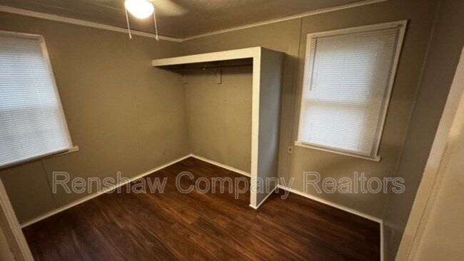 Building Photo - 3616 N Lloyd Cir