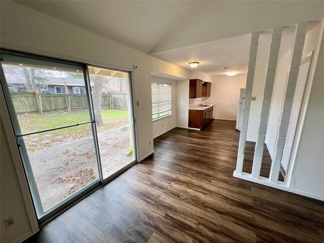 Foto del edificio - 2619 Baxter Dr