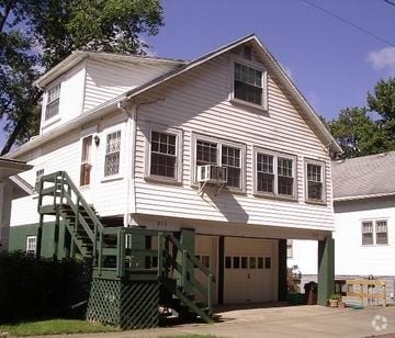 Building Photo - 211-213 Holly St