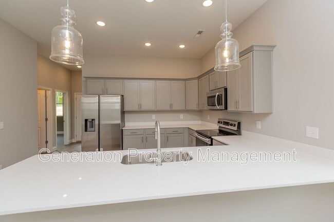 Photo - 590 Strong Ave House