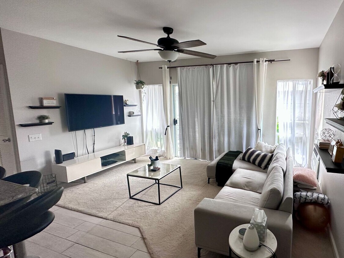 Foto principal - For Rent - [Sun Rise] 91-265 Hanapouli Cir...