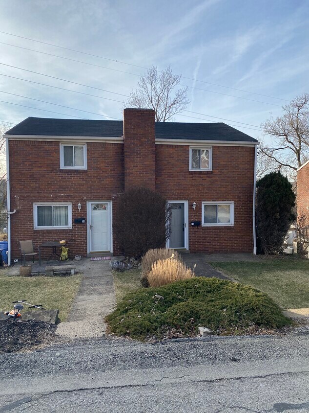28 Dorsey St Unit 1, Bridgeville, PA 15017 Apartments in Bridgeville