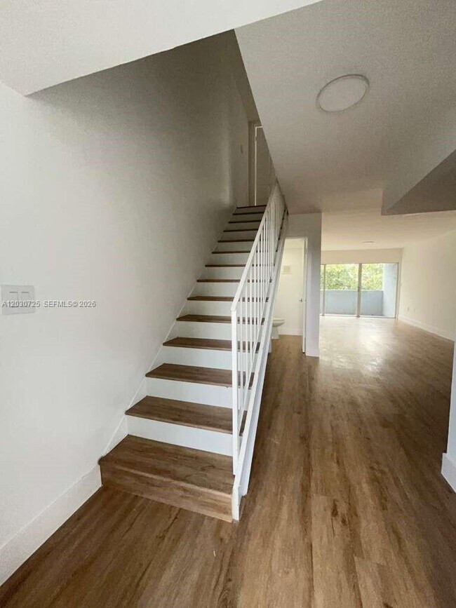 Foto del edificio - 9357 Fontainebleau Blvd