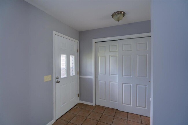 Building Photo - 3909 Patrick Henry Way