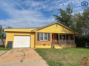 Building Photo - 2811 NW 21st Pl