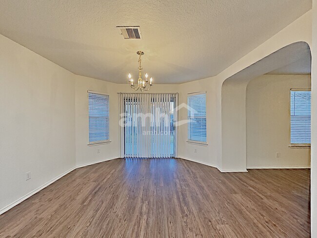 Building Photo - 1326 Hunt Crossing
