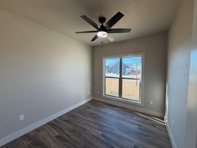 Foto del edificio - 406 Essex Ln