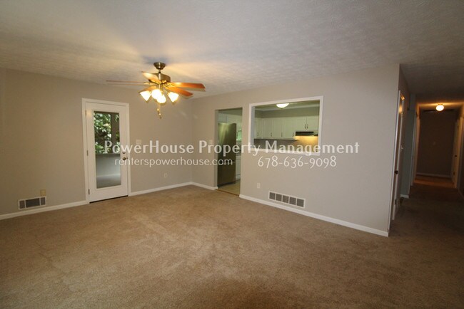 Building Photo - Split level 3BR on cul-de-sac