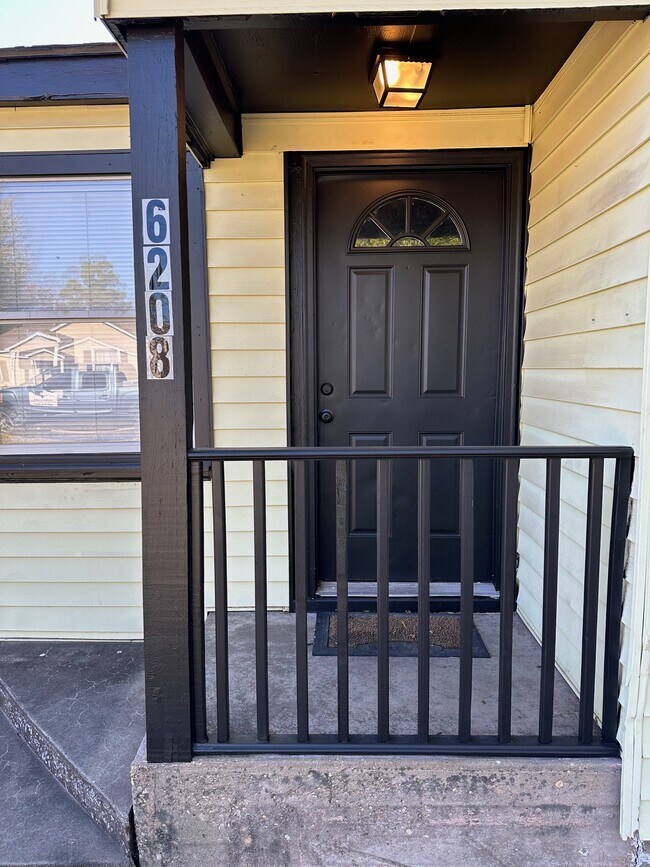 Building Photo - 6208 NW 40th St