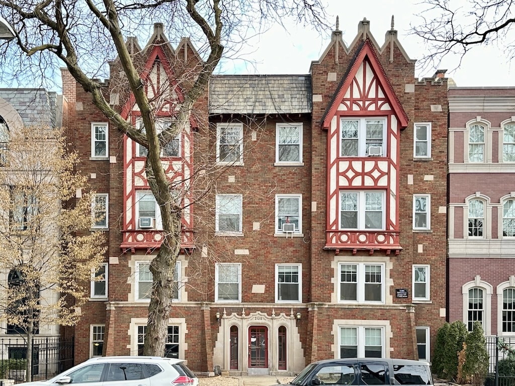 Primary Photo - 2129 N Dayton St