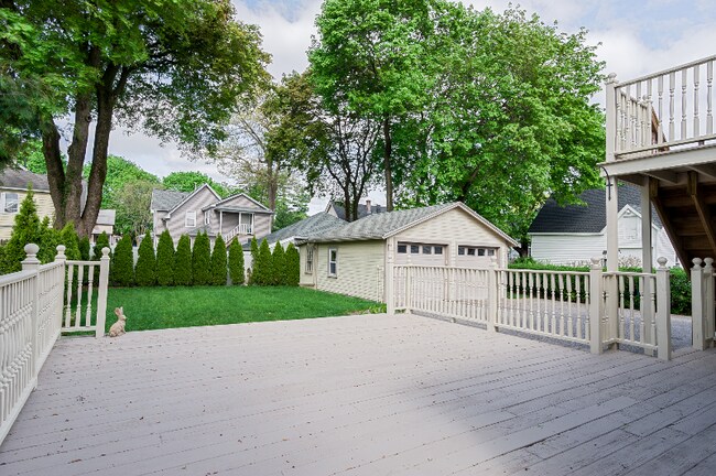 Foto del edificio - 34 Sherbrook Ave