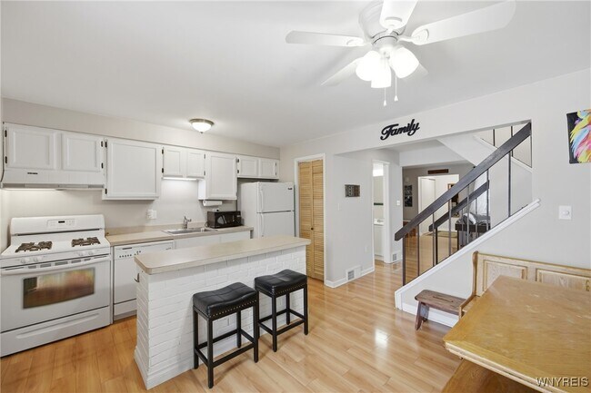 Foto del edificio - 1406 Netherton Ct