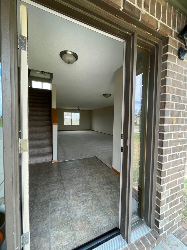 Building Photo - 4509 S St Paul Ct