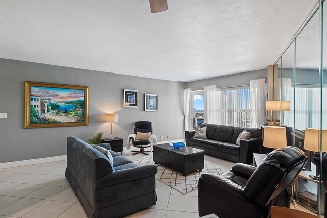 Building Photo - 3700 Galt Ocean Dr