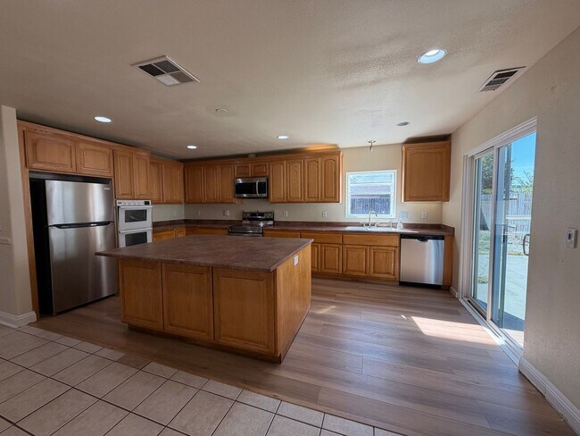 Foto del edificio - Beautiful Citrus Heights Home