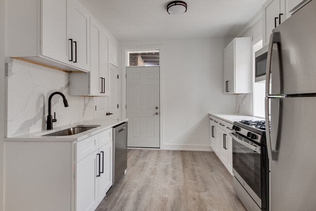 Foto del edificio - 3056 W Cortland St