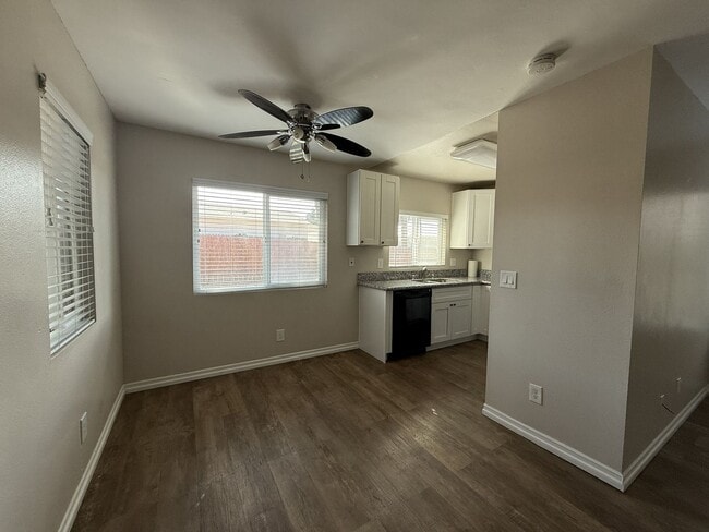 Foto del edificio - Ground Floor Unit in Santee!
