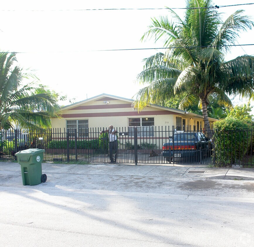 Building Photo - 220 NW 63rd St