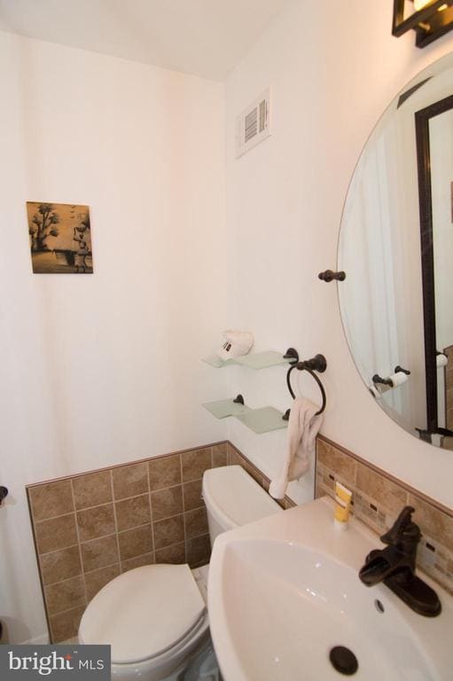 Building Photo - 6618 Birchleigh Way