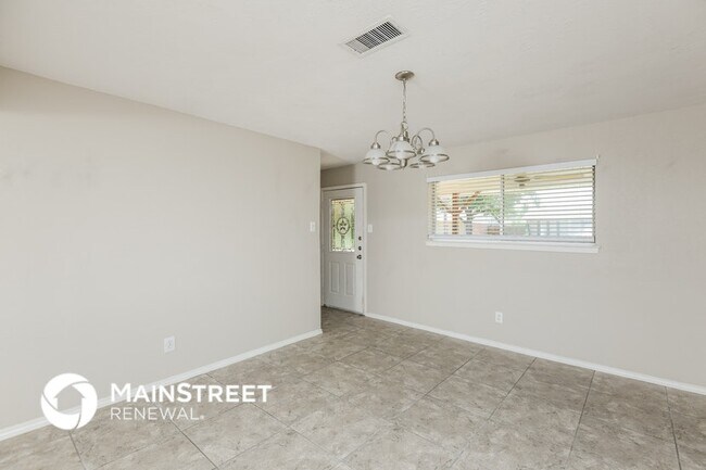 Foto del edificio - 5621 Bonnie Wayne St