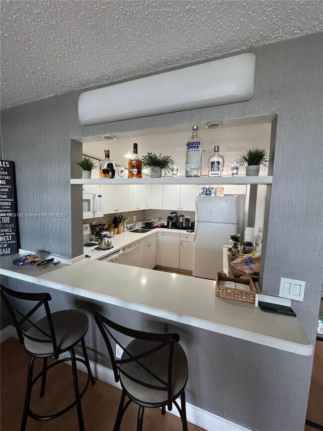 Foto del edificio - 2 bedroom in North miami FL 33181