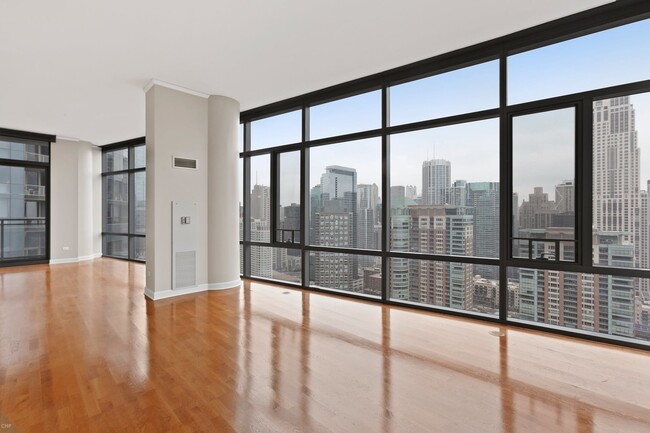 Building Photo - 450 E Waterside Dr