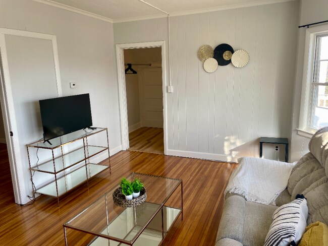 Foto del edificio - 451 New Park Ave