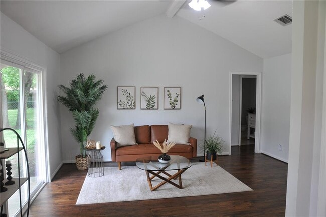 Building Photo - 2610 Carlow Dr