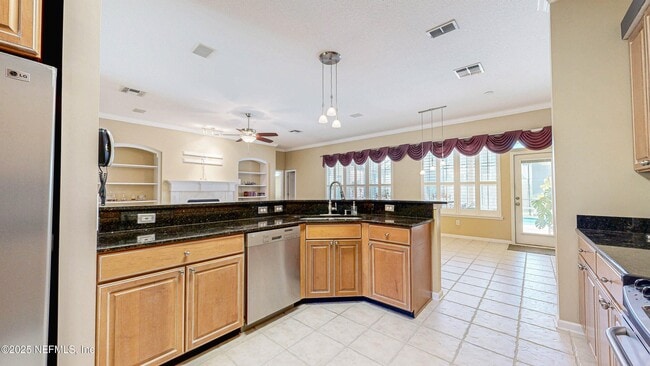 Foto del edificio - 1764 Rising Oaks Dr