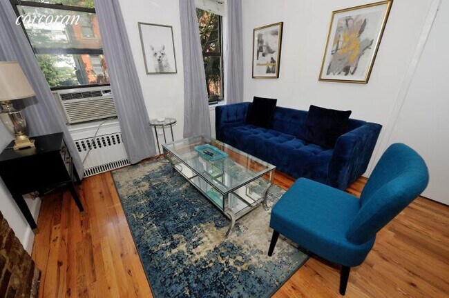 Building Photo - 408 W 49th St