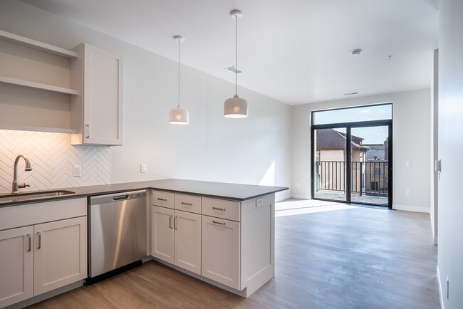 Building Photo - Avenir Apartments