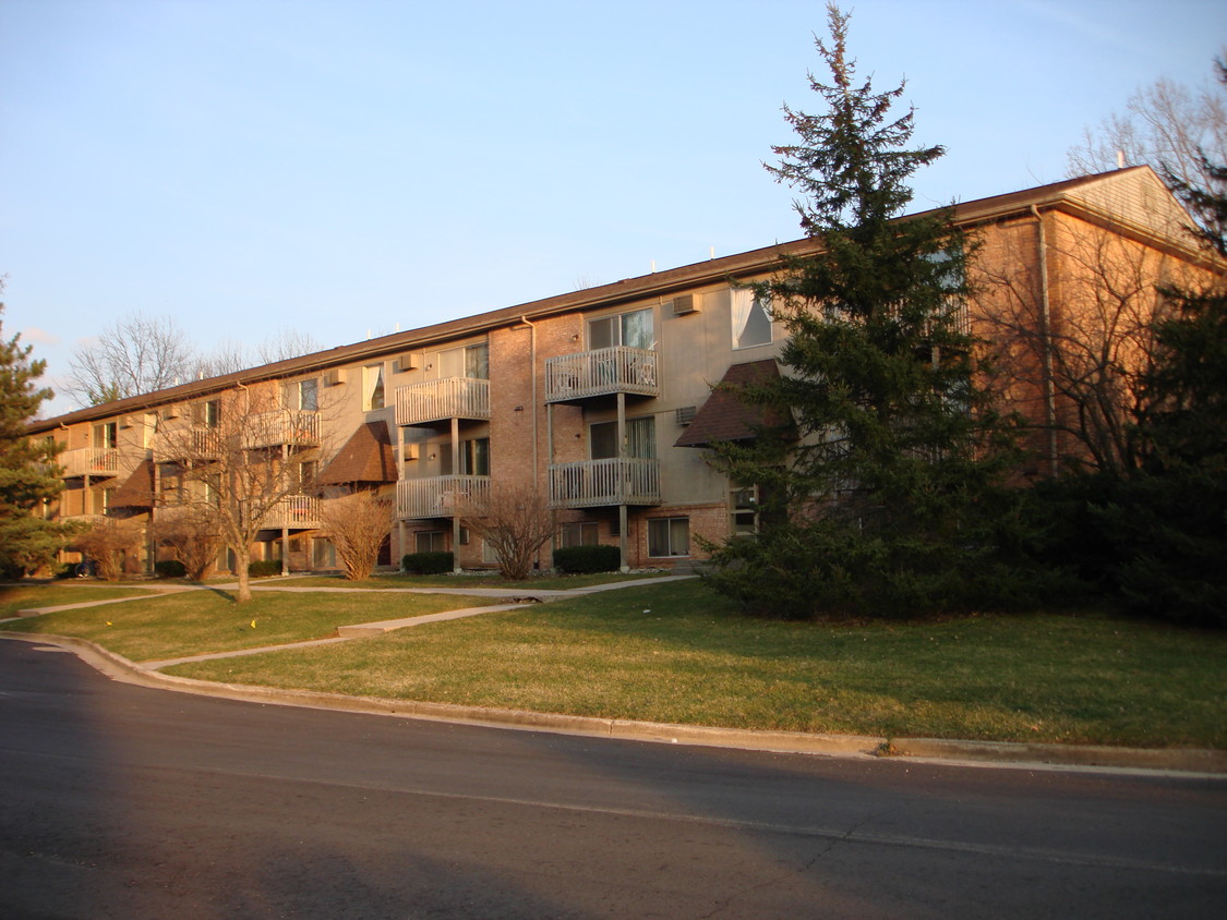 Primary Photo - Ridgeway Apartments