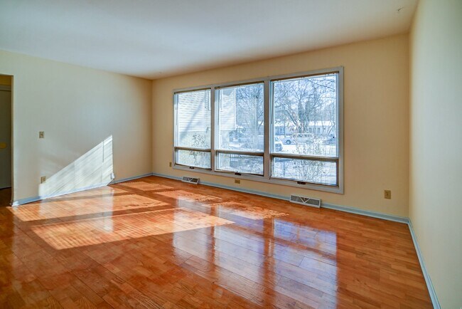 Foto del edificio - 12 Brompton Cir