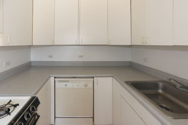 Foto del edificio - 821 W Waveland Ave