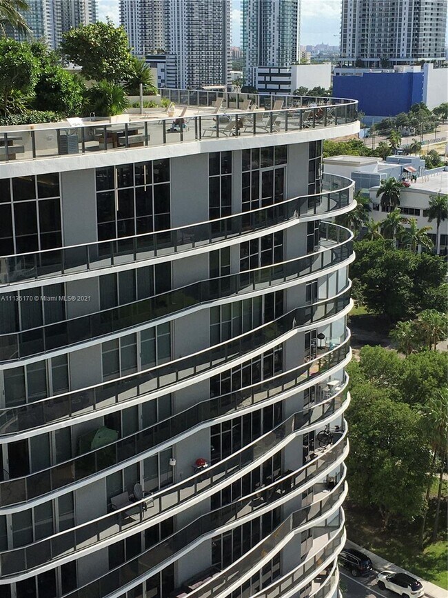 Building Photo - 1800 N Bayshore Dr