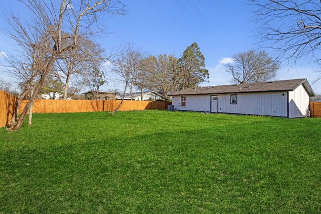 Building Photo - 107 Goodhue Ave