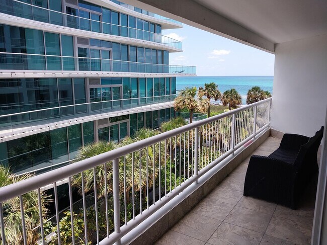 Building Photo - 9341 Collins Ave