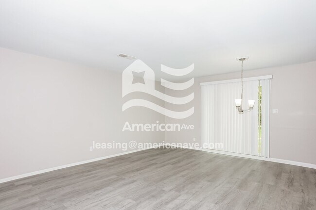 Foto del edificio - 618 Yates St NE