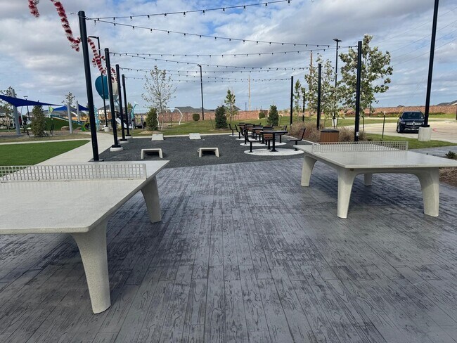 Foto del edificio - 5606 Pearl Vis Dr