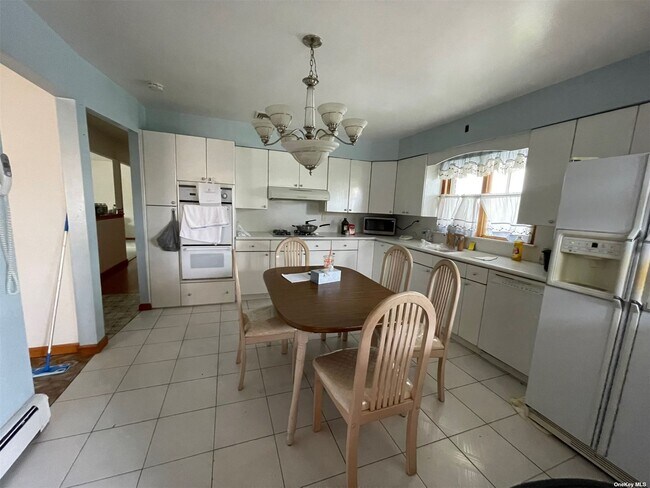 Foto del edificio - 36-47-47 218th St
