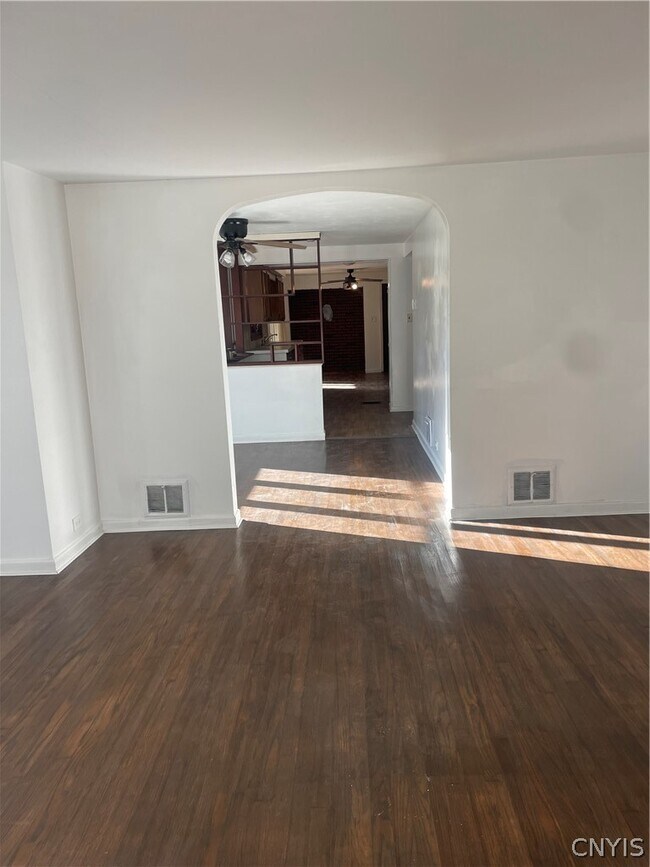 Foto del edificio - 277 US-11