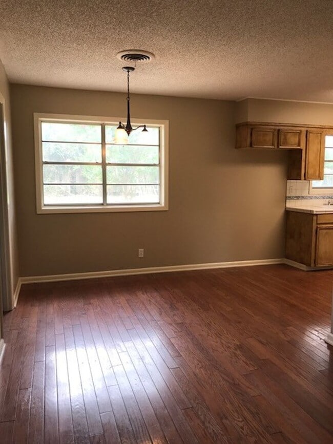 Foto del edificio - Beautiful 3 bedroom home! 1/2 off 1st month rent!!!