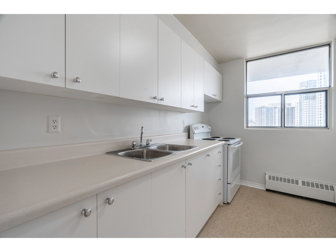 Lancaster Square Apartments 8 Lomond Dr Toronto, ON