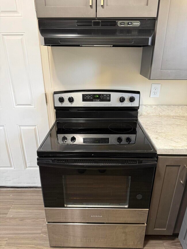 Foto del edificio - 61 /63 Maplecrest Dr