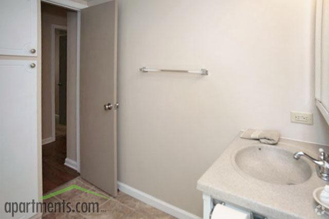 Mansard House Apartments Kalamazoo Mi Bathroom Mansard House