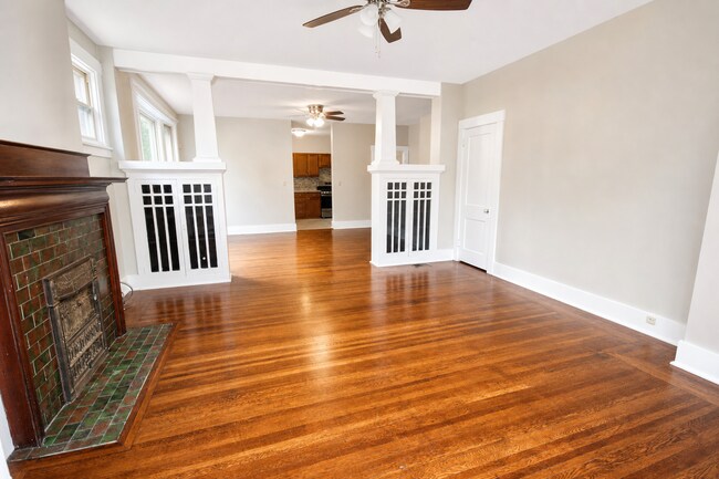 Building Photo - 6608 Dalzell Pl