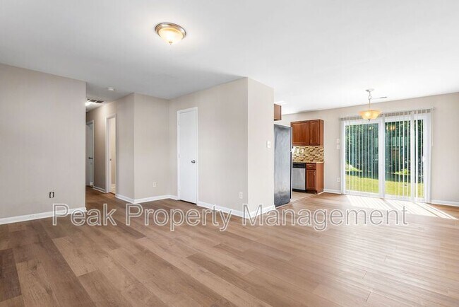 Foto del edificio - 639 Tilton Ct