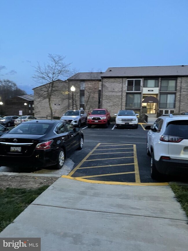 Foto del edificio - 7732 Hanover Pkwy