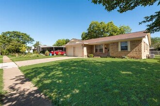 Building Photo - 311 Azalea Ln