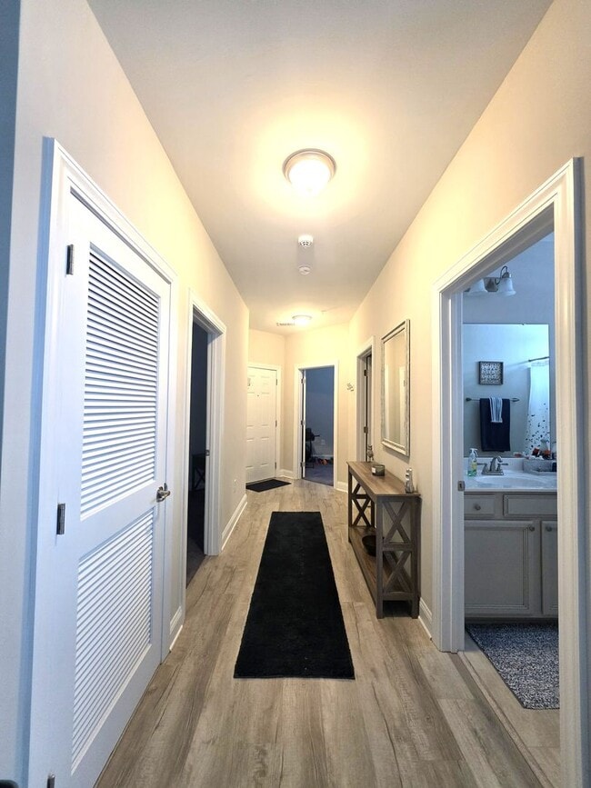 Building Photo - 3BR/2BA First-Floor Condo in The Village at Queens Harbour